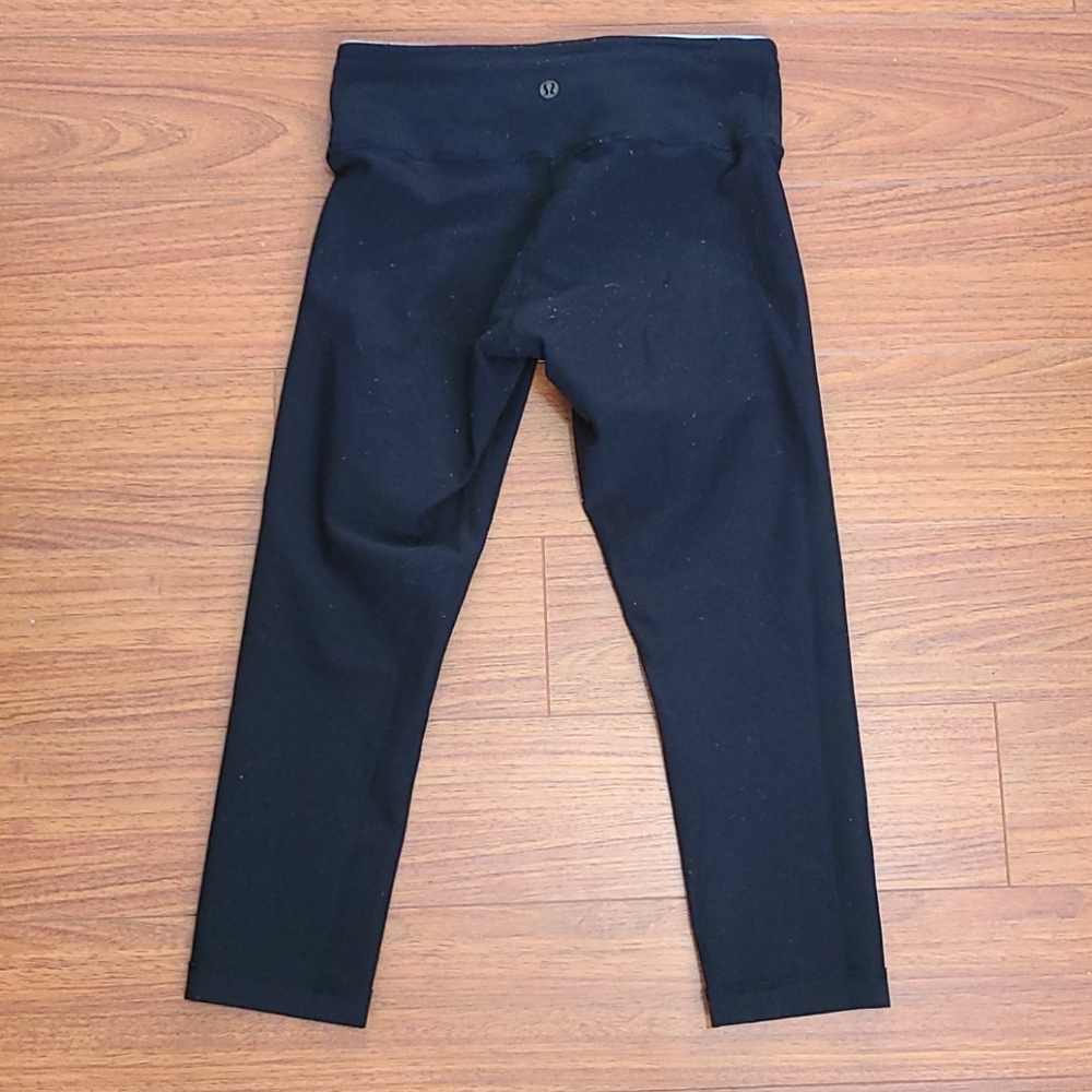 Lululemon Wunder Under Crop in Black/Teal Quilt - Picture 8 of 9